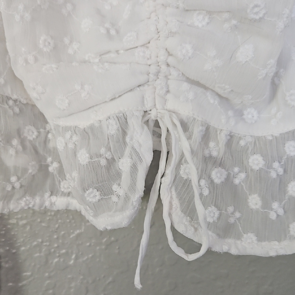 Hollister White Sheer Puff Sleeve Cropped Peassnt Top - Picture 3 of 9